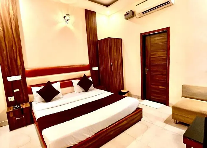 Hotel WoodCrest Chandigarh Zirakpur